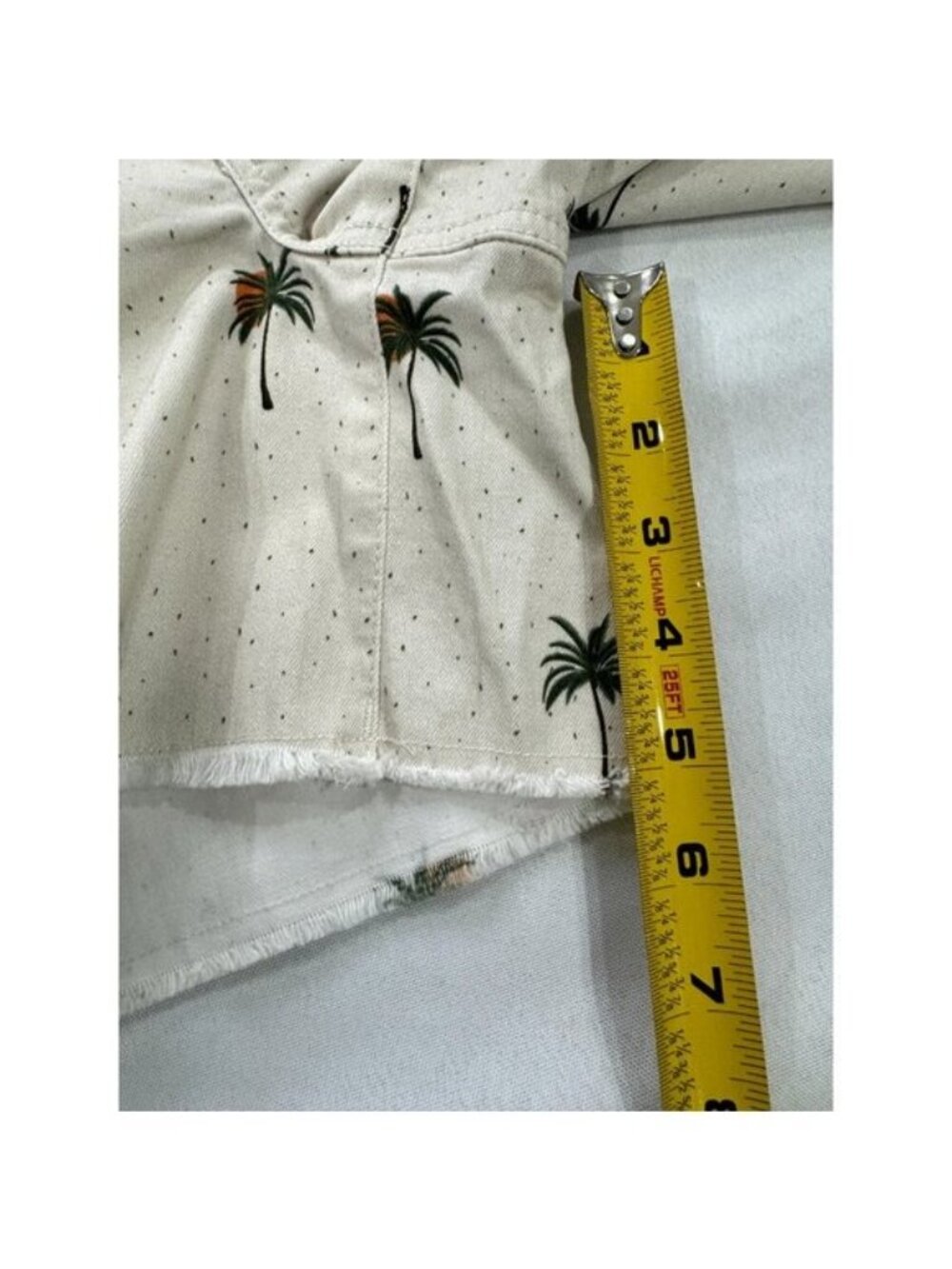 NYDJ Women's Palm Tree Print Denim Shorts With Lift Tuck Technology Size 8P Beig - Picture 11 of 12